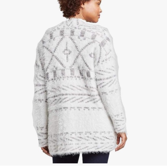 🤍 Knox Rose White & Grey Eyelash Sweater Size Medium GORGEOUS & SOFT - Picture 2 of 6